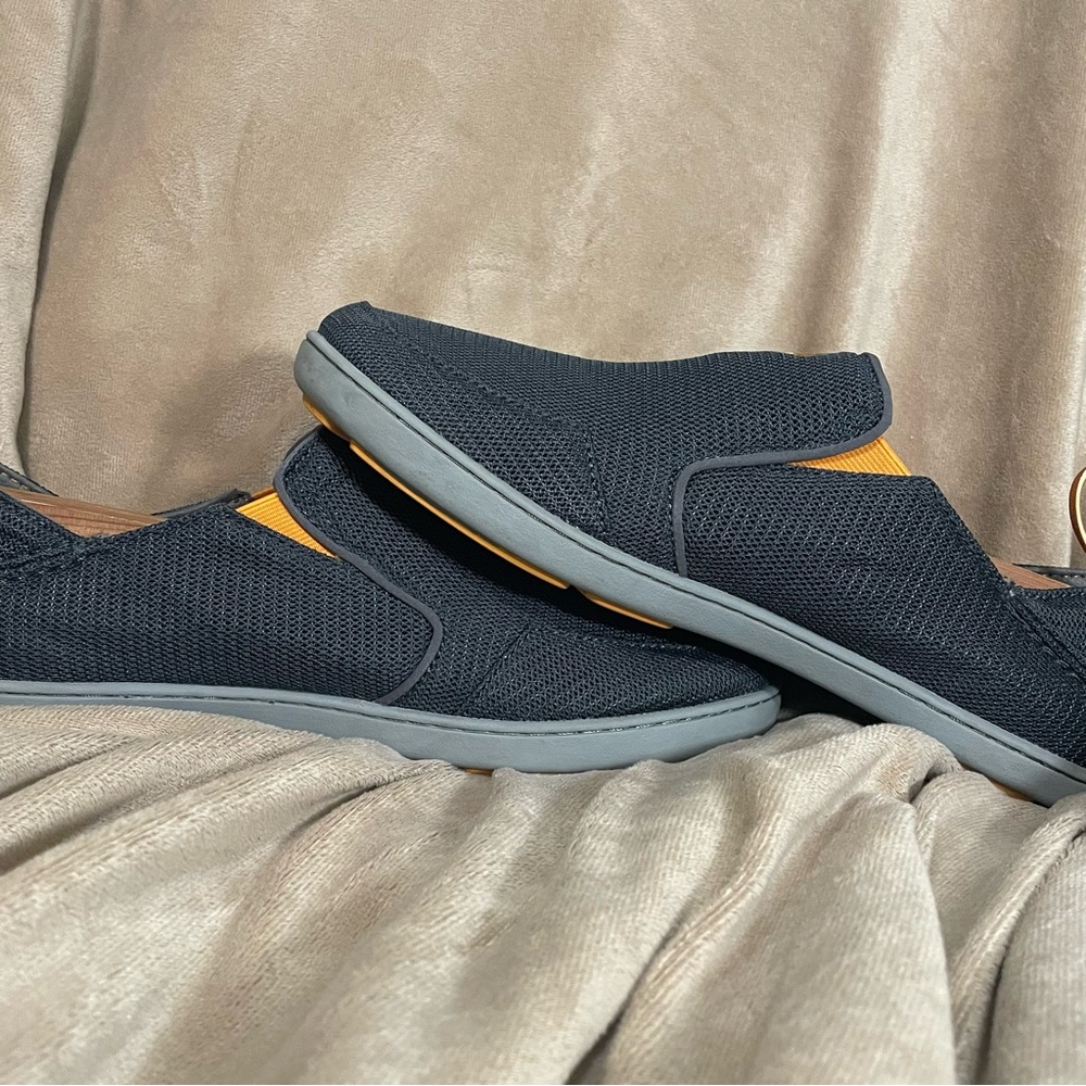 OluKai Men's Nohea Black Slip-On Mesh Sneakers with Dark Shadow. - Picture 5 of 8